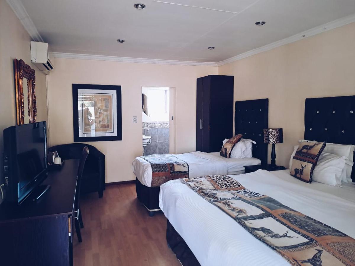 Ecotel Premier Lodge & Conference Centre เบโนนิ ภายนอก รูปภาพ