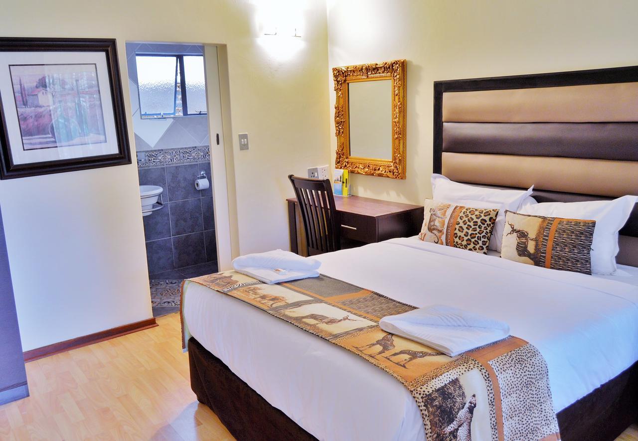 Ecotel Premier Lodge & Conference Centre เบโนนิ ภายนอก รูปภาพ